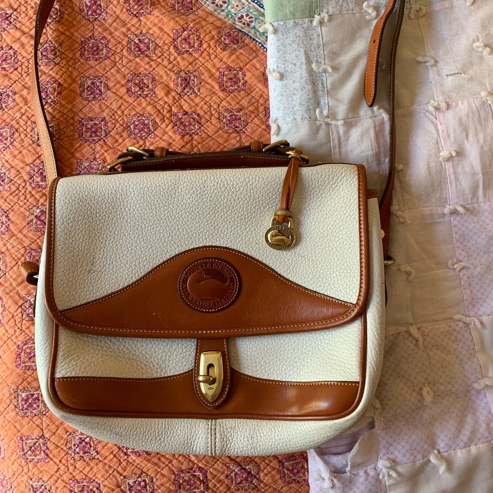 Vintage Dooney & Burke cross body purse